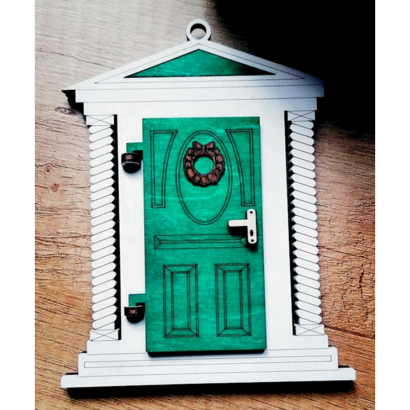 Karácsonyi dísz timpanonos zöld ajtó